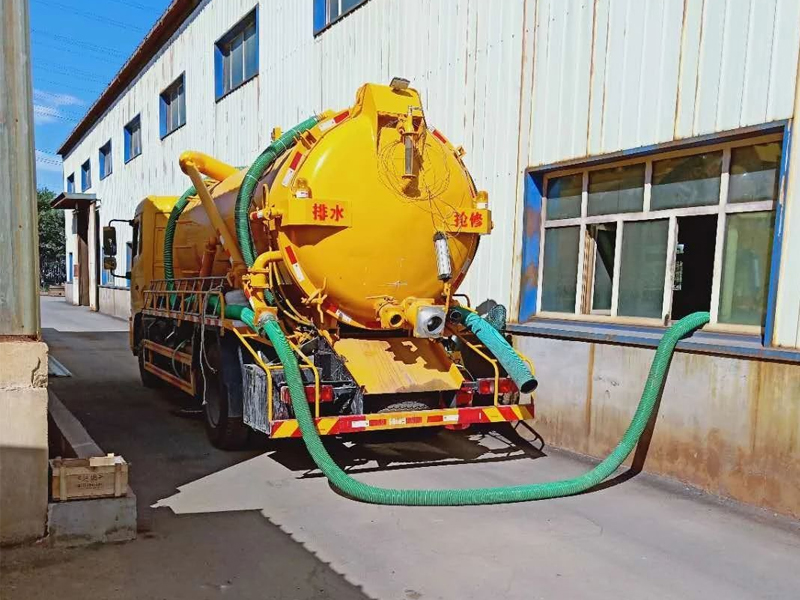 慈悲社厂区化粪池清理